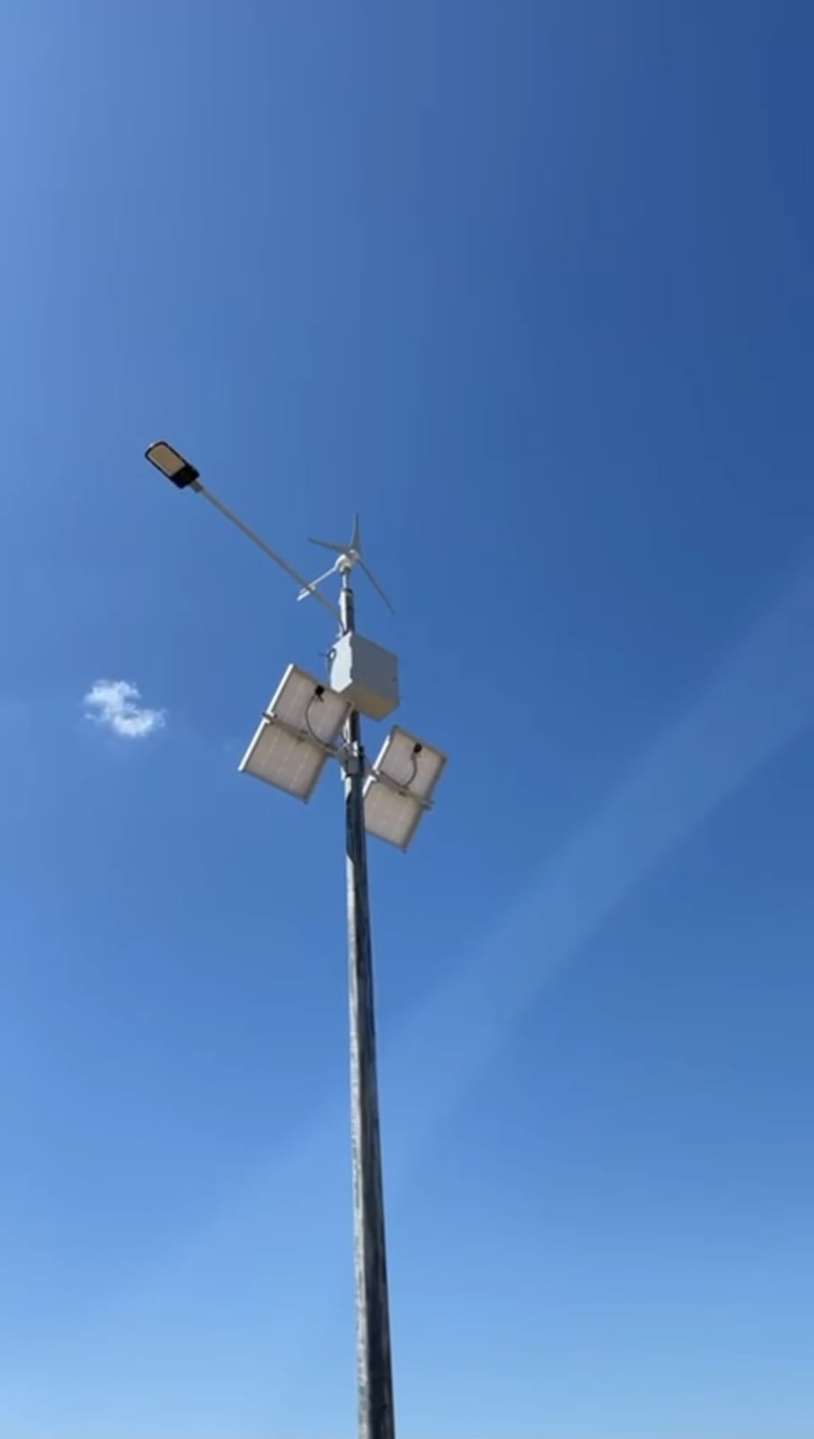 фото Горизонтальный ветрогенератор для сигнального освещения LE-Max VSSO-5