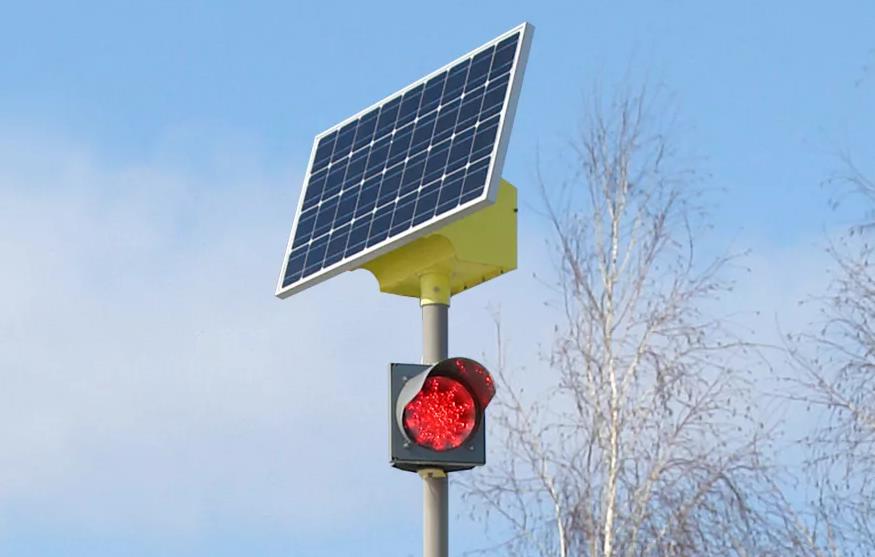 Фото - Светофор, который работает от аккумулятора — нужен ли?