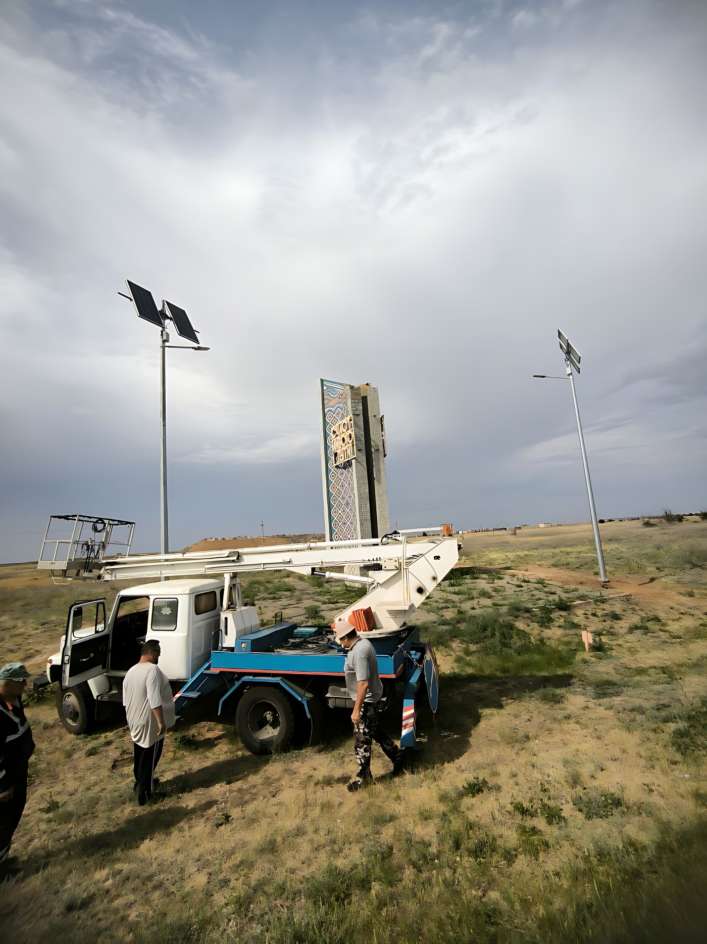 фото Автономная система освещения на солнечных панелях LE-Max ASO-50