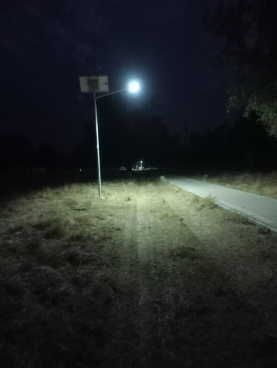 фото Автономная система освещения на солнечных панелях LE-Max ASO-30