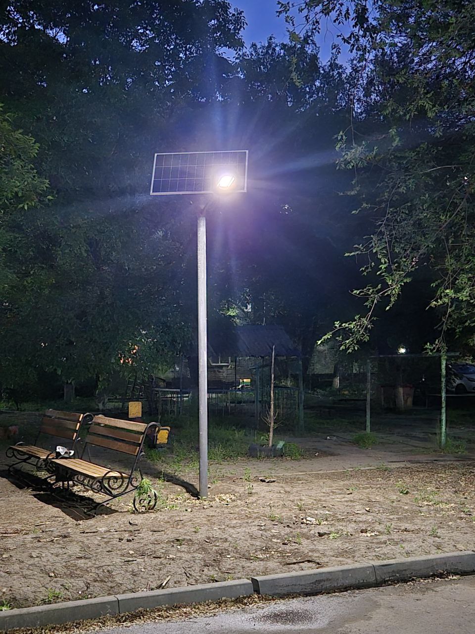 фото Автономная система освещения на солнечных панелях LE-Max ASO-30