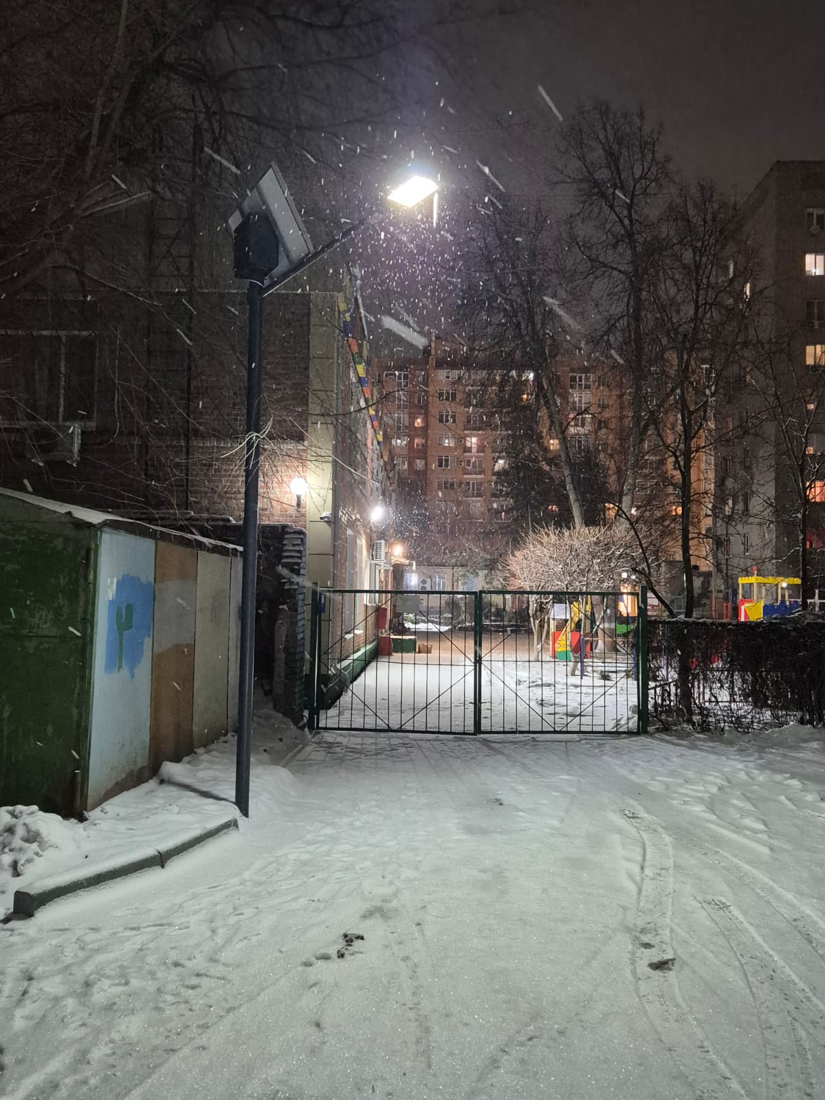 фото Автономная система освещения на солнечных панелях LE-Max ASO-60